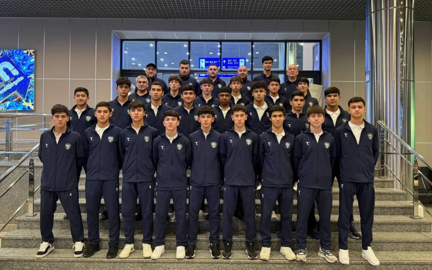 半岛APP下载-2-0！“史上最弱U16国足”罕见爆冷，终于掀翻亚洲冠军，球迷欢呼